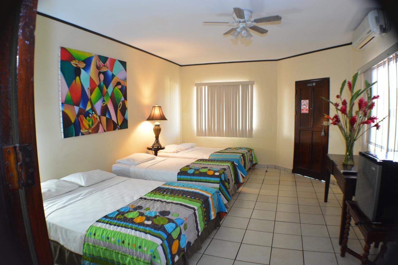 Hotel Los Balcones De Chinandega Bagian luar foto