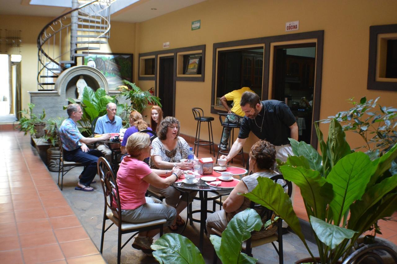 Hotel Los Balcones De Chinandega Bagian luar foto