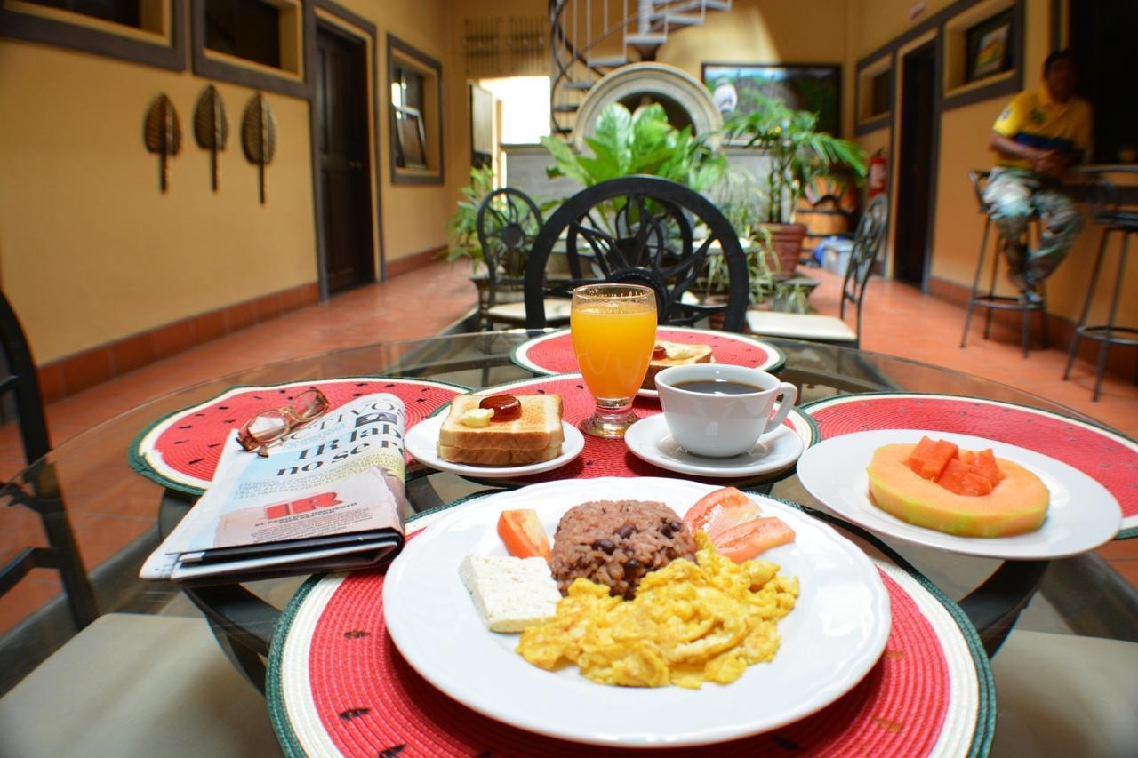 Hotel Los Balcones De Chinandega Bagian luar foto