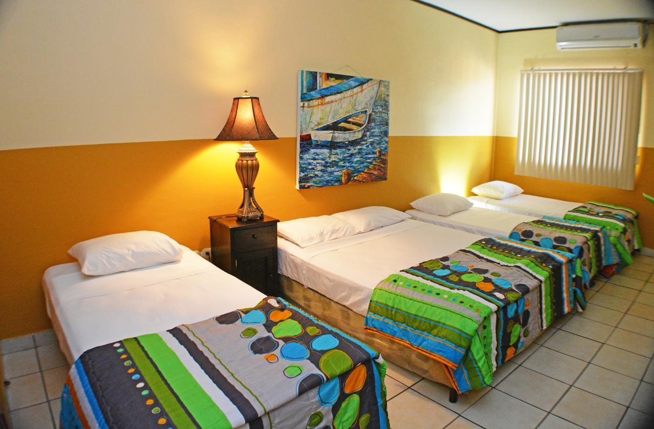 Hotel Los Balcones De Chinandega Ruang foto