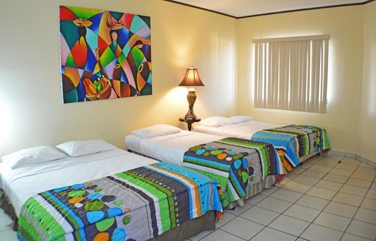Hotel Los Balcones De Chinandega Ruang foto