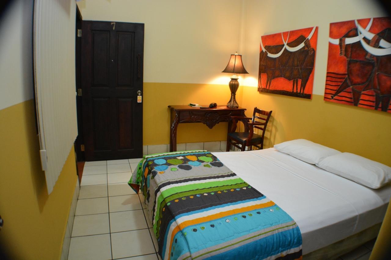 Hotel Los Balcones De Chinandega Bagian luar foto